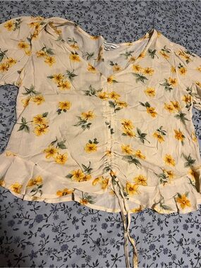 American Eagle Floral V-Neck Ruched Front Blouse - Yellow Floral